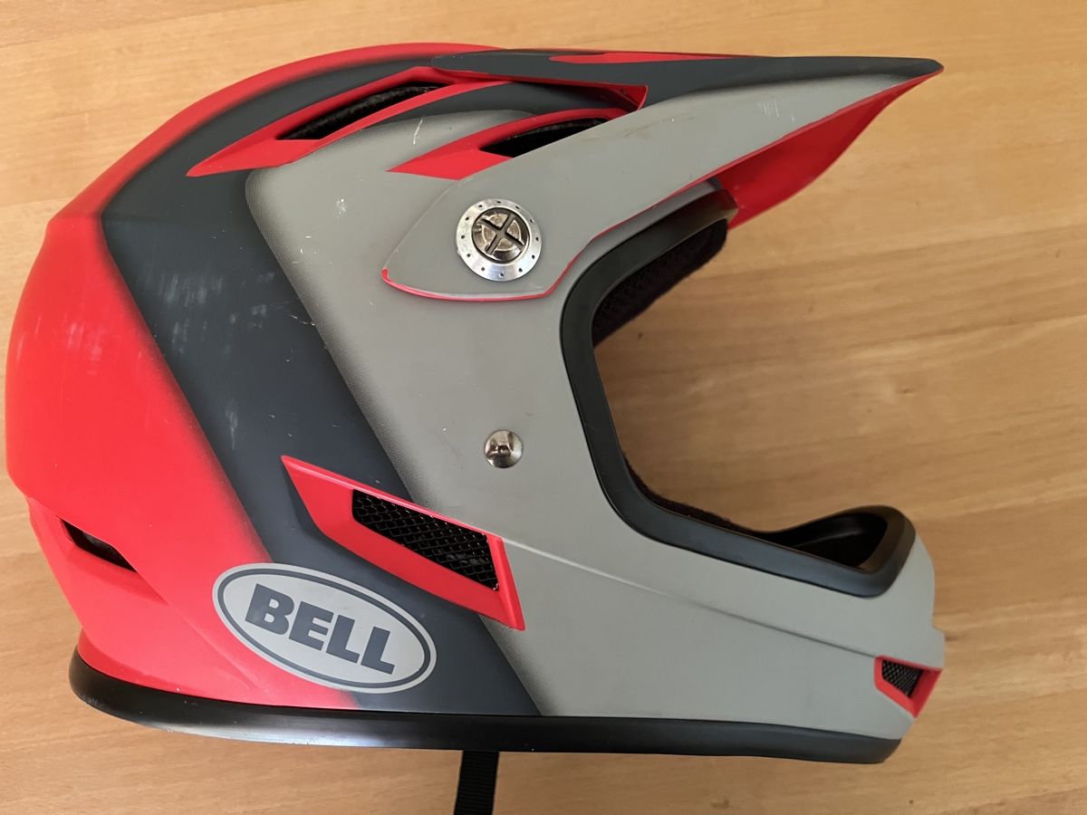 Bell Casques: Bell Fullface Downhill Helm  – D'occasion à Niederbipp par zimtzucker78 1