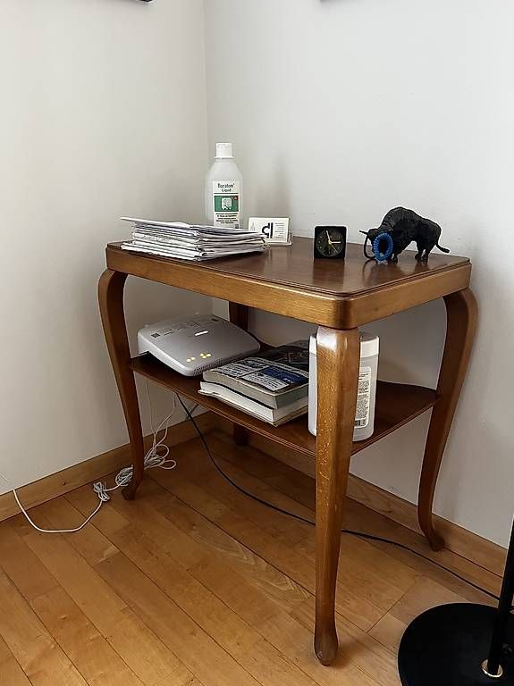 Tavoli: Eleganter Holz Beistelltisch – Usato da Jonen venduto da jul_w2px 1