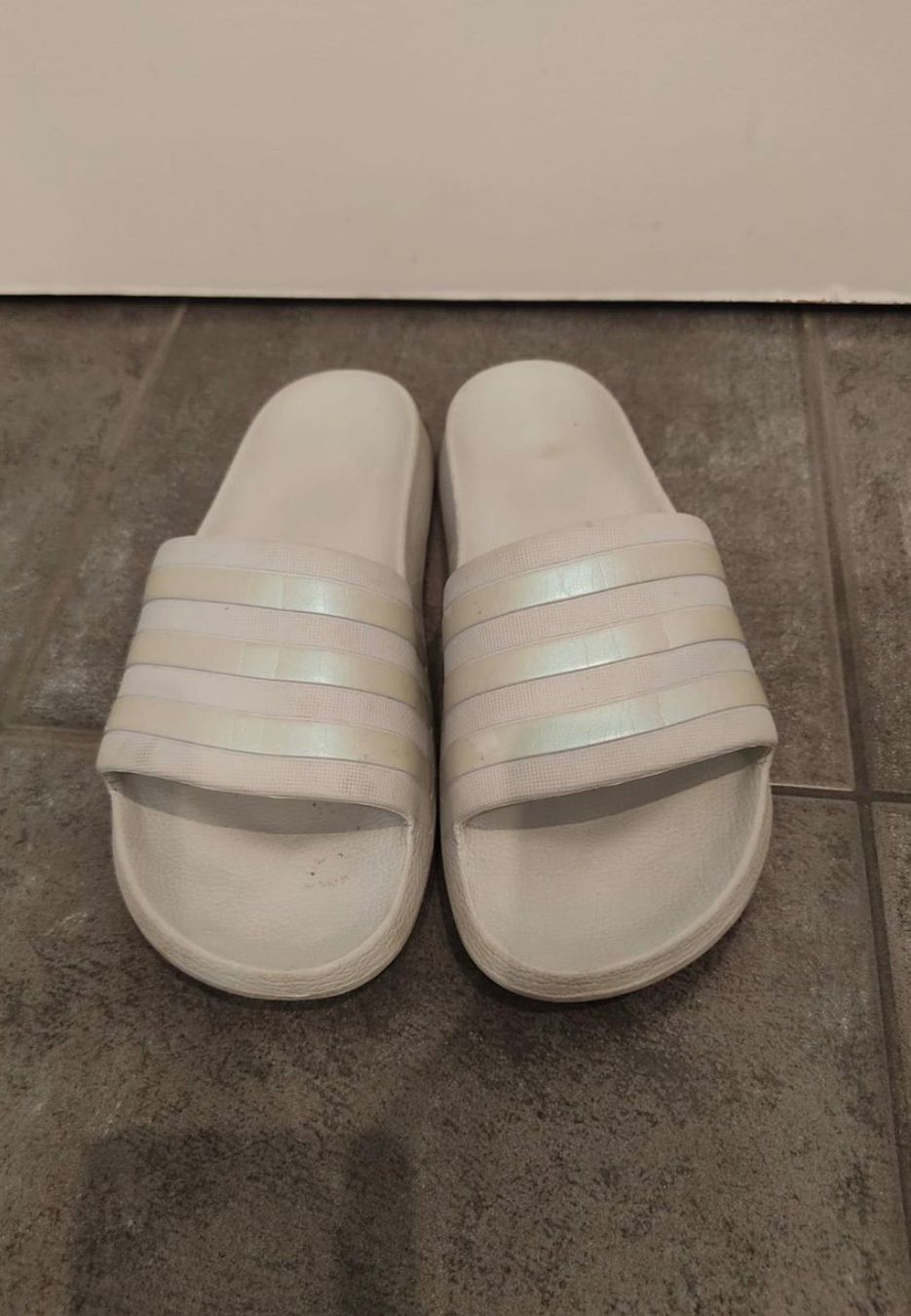 Adidas Chaussures hommes: Adiletten Grösse 42 – D'occasion à Kloten par Narenjina 1