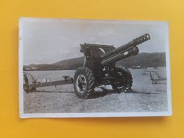 Carte postale ancienne obusier 10.5 cm, caserne de Bière