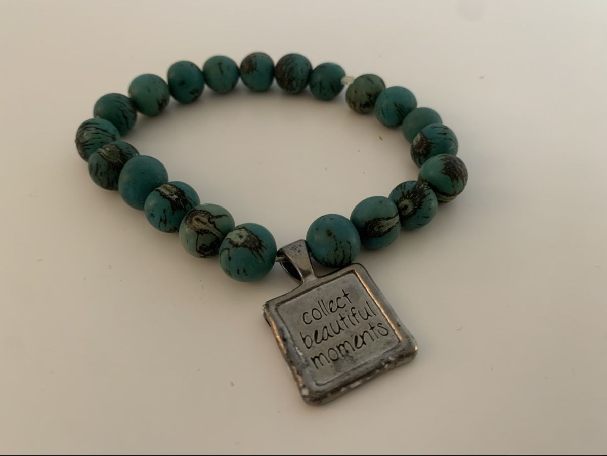 Bracciali & Braccialetti: Turquoise beaded bracelet with charm, gift idea now! – Usato da Basel venduto da cat_sq5m 1