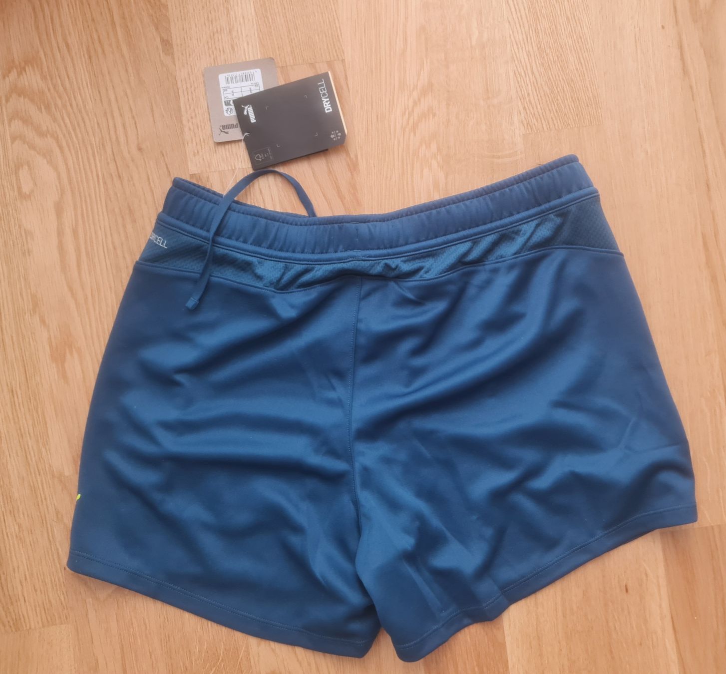 Puma Pantaloni: Türkise Shorts von Puma Gr. S – Nuovo e nell'imballaggio originale da Kriens venduto da ..stx.. 1