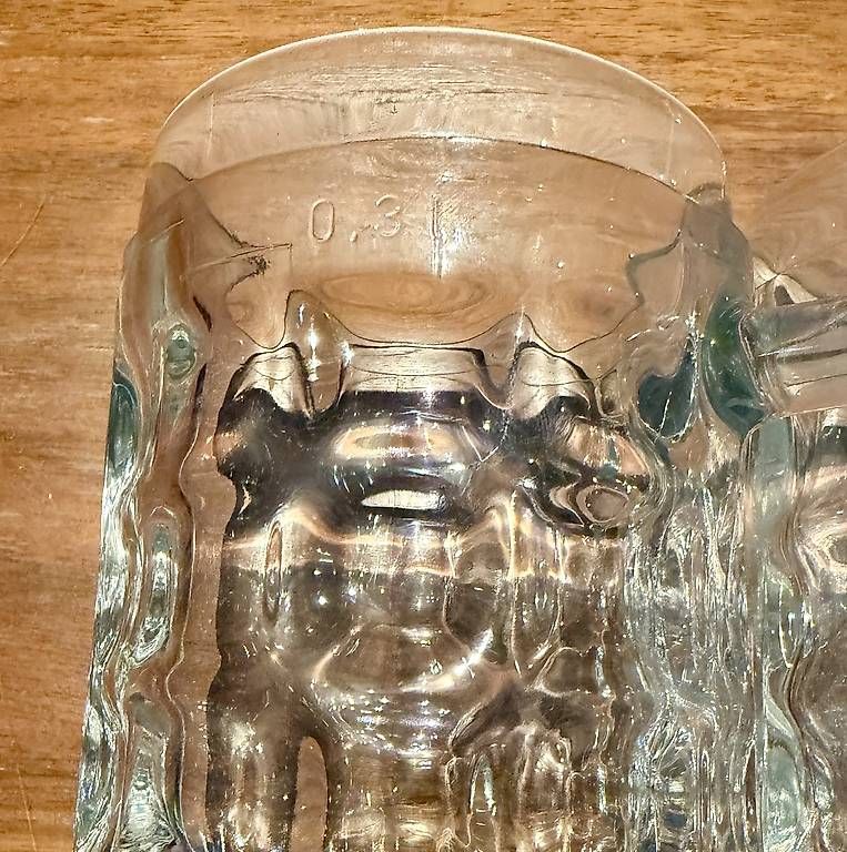 Gläser: 4 Biergläser 0.3l  robustes Dimple-Design – Gebraucht aus Witterswil von faidel 3