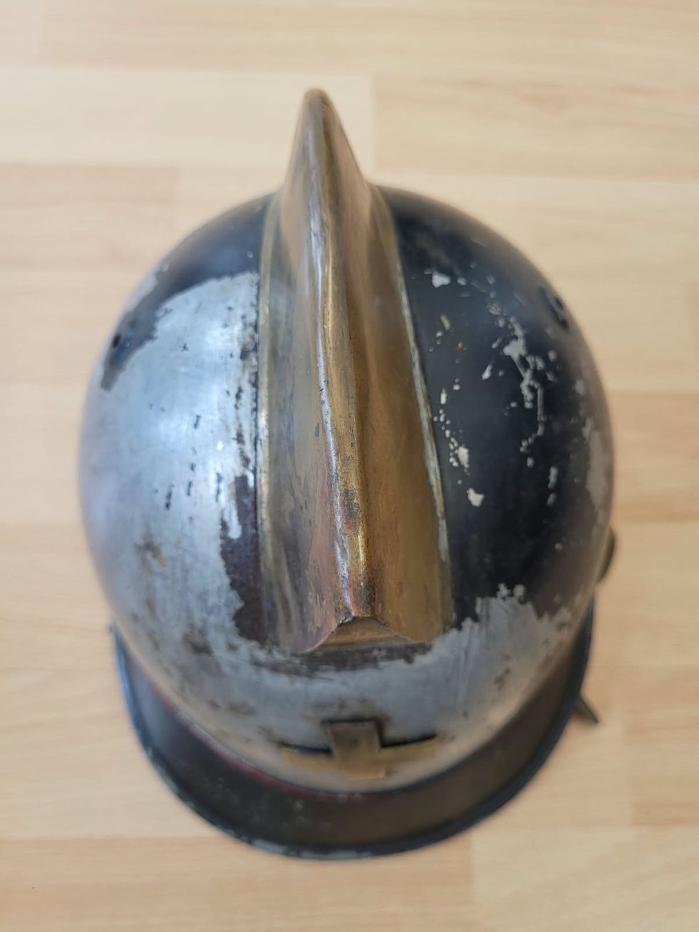 Feuerwehr: Antiker Schweizer Feuerwehrhelm ca. 1920er – Gebraucht aus Sonceboz-Sombeval von ter_9rc5 7
