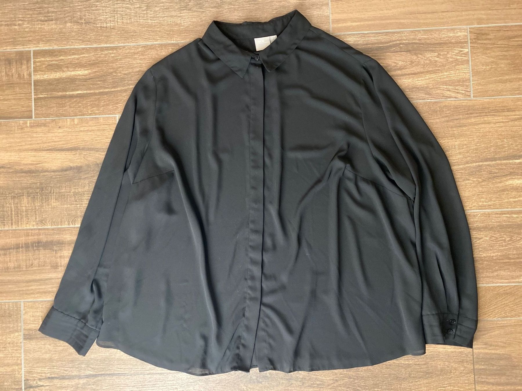 Asos Camicette: Asos Bluse luftig mit Knöpfen schwarz Gr. 52 – Usato da Pratteln venduto da a23_j2gs 2