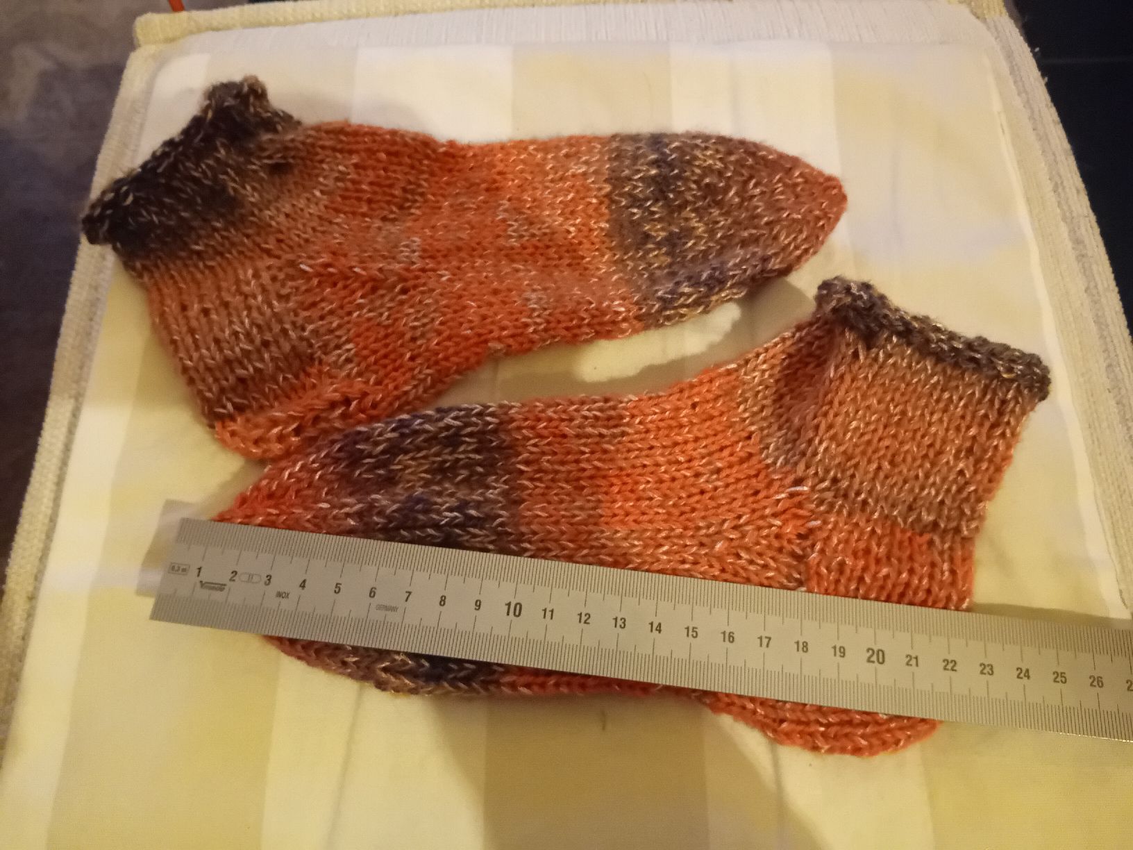Calze: Warme, handgestrickte Socken, Grösse 35-36 in Dose – Nuovo (secondo la descrizione) da Burgdorf venduto da carodesign1 1