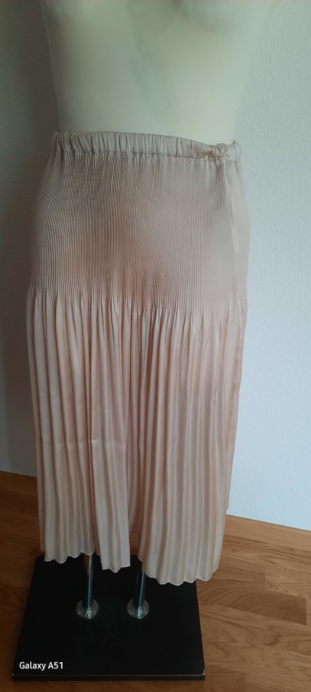 Opus Gonne: ***OPUS*** Rock beige Gr 40 – Usato da Wädenswil venduto da H2H_Secondhandshop 1