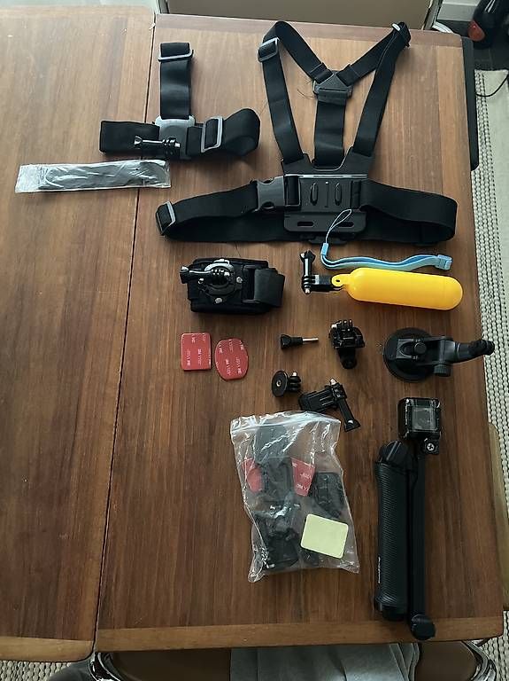 Gopro Action Cam: GoPro HERO Session + grosses Zubehör-Set – Usato da Zürich venduto da riiq