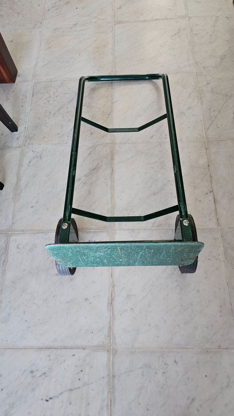 Tous les outils: Schwerer Industrie-Sackkarre – D'occasion à Küssnacht am Rigi par delanyc 1
