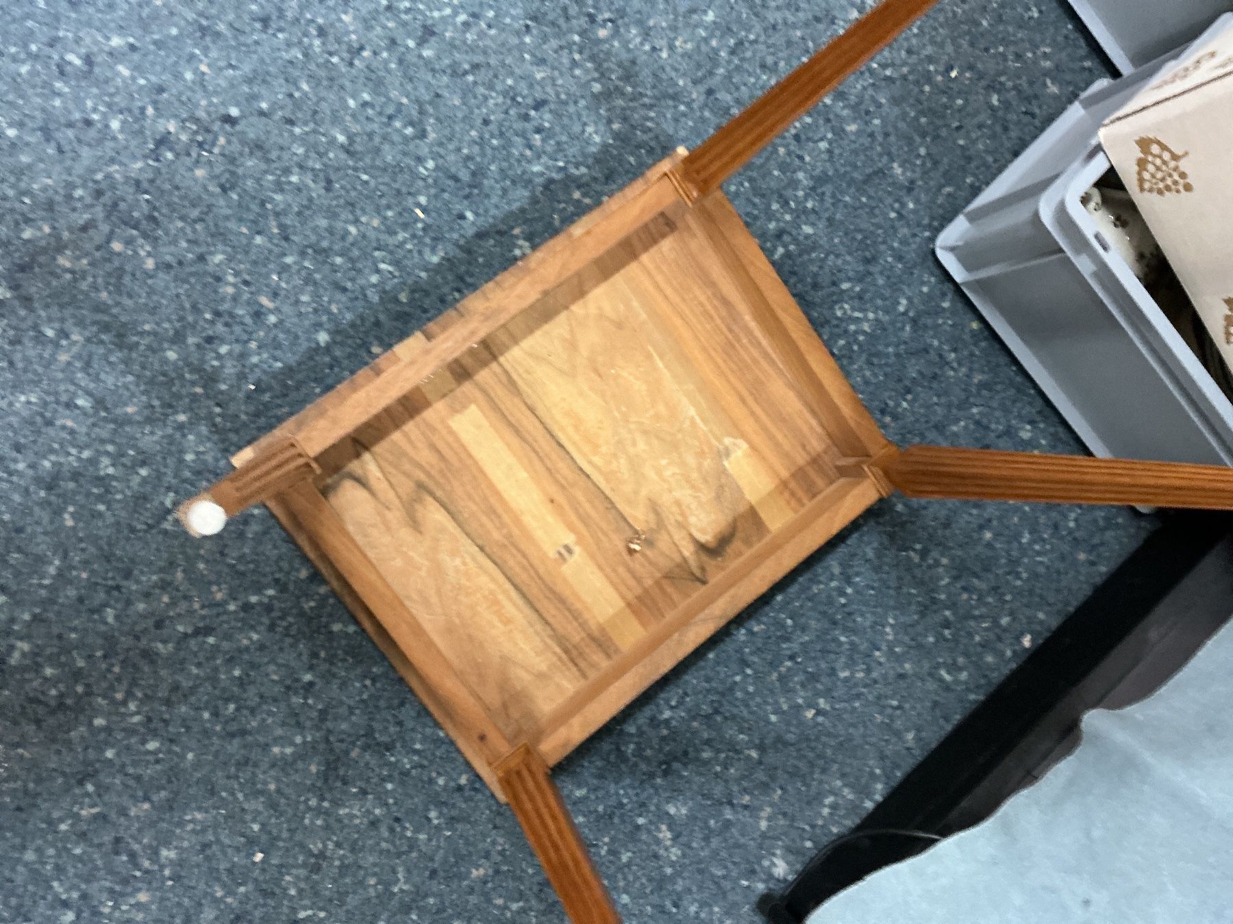 Tische: Kleines Tischchen – Gebraucht aus Bern von vielerart 4