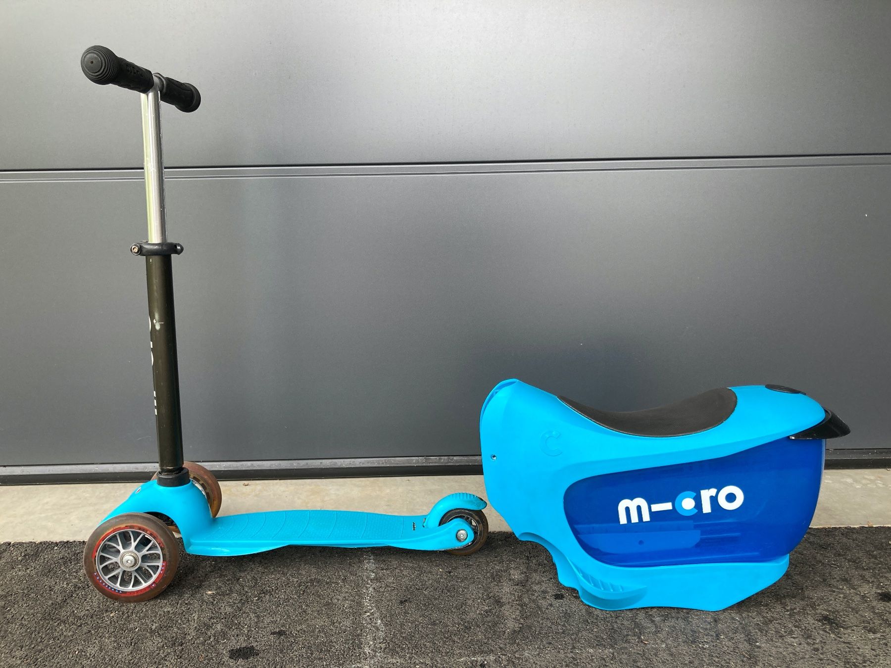 Micro Kickboard: Mini Micro Scooter mit Sitzkoffer – Usato da Widnau venduto da VinylDeal