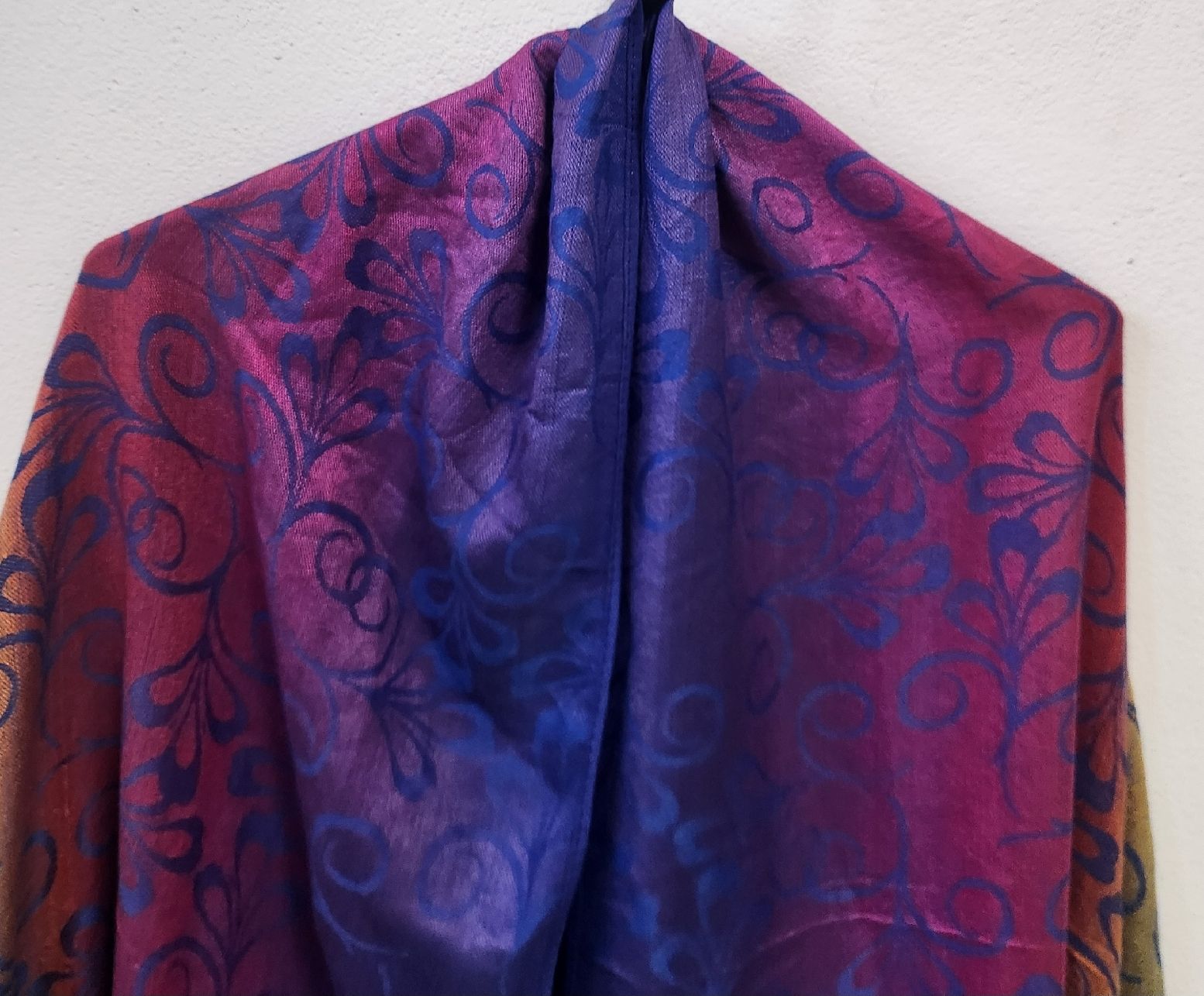 Foulards, Tücher & Schals: Écharpe Pashmina multicolore avec motif de fleurs et franges – Gebraucht aus Niedergösgen von Eva2410 2