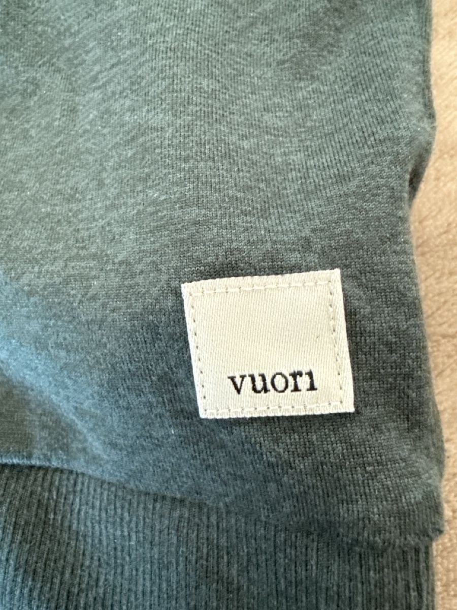 Pullover & Sweatshirts: Vuori Sweater  – Gebraucht aus Zürich von jbeauxarts 3