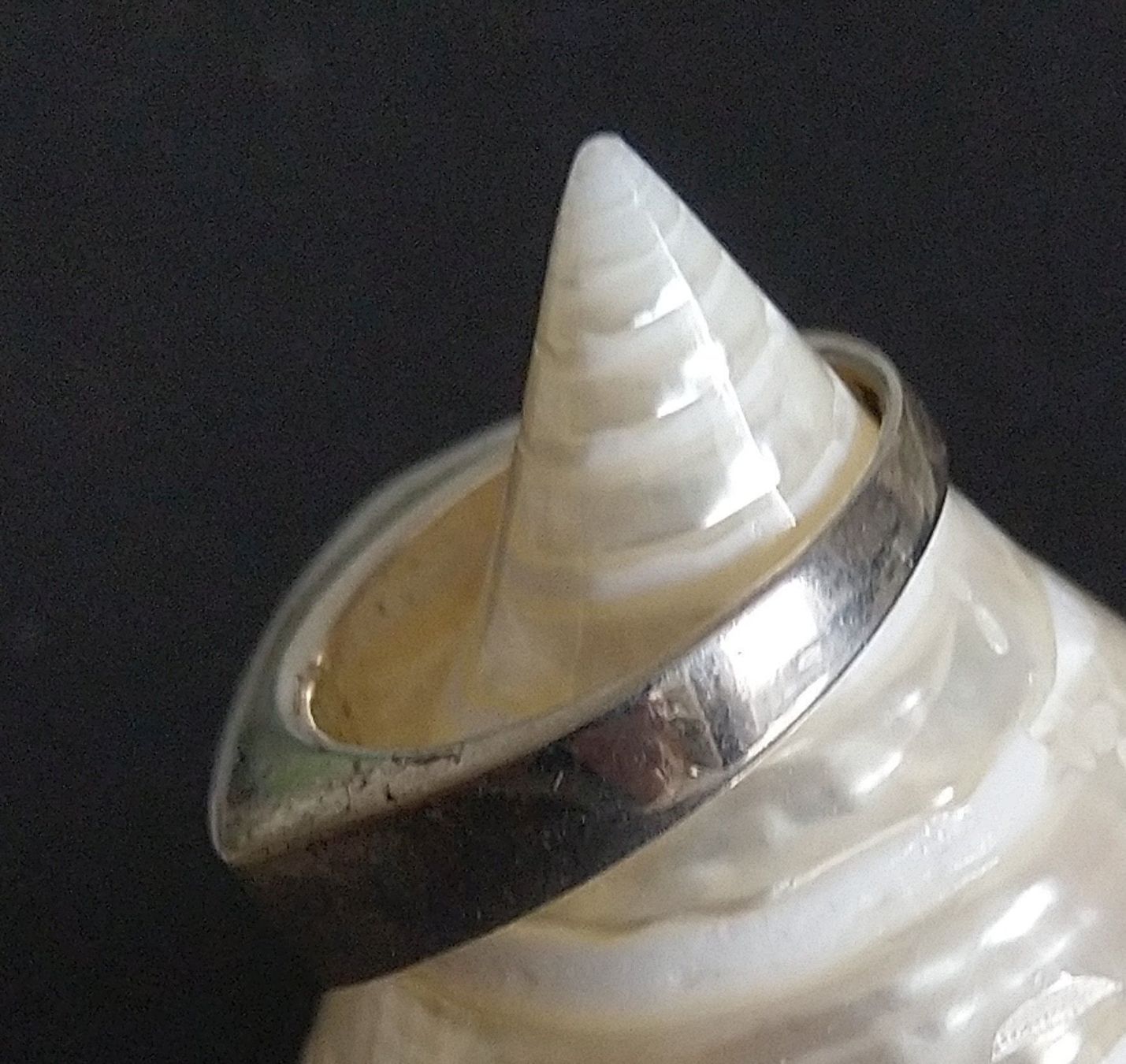 Anelli: ZARTER RING IN 925 SILBER MIT ROSA PERLMUTT INLAY – Usato da Romanshorn venduto da BoutiqueA 2