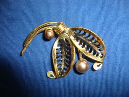 Brosche gold-schwarz mit Perle