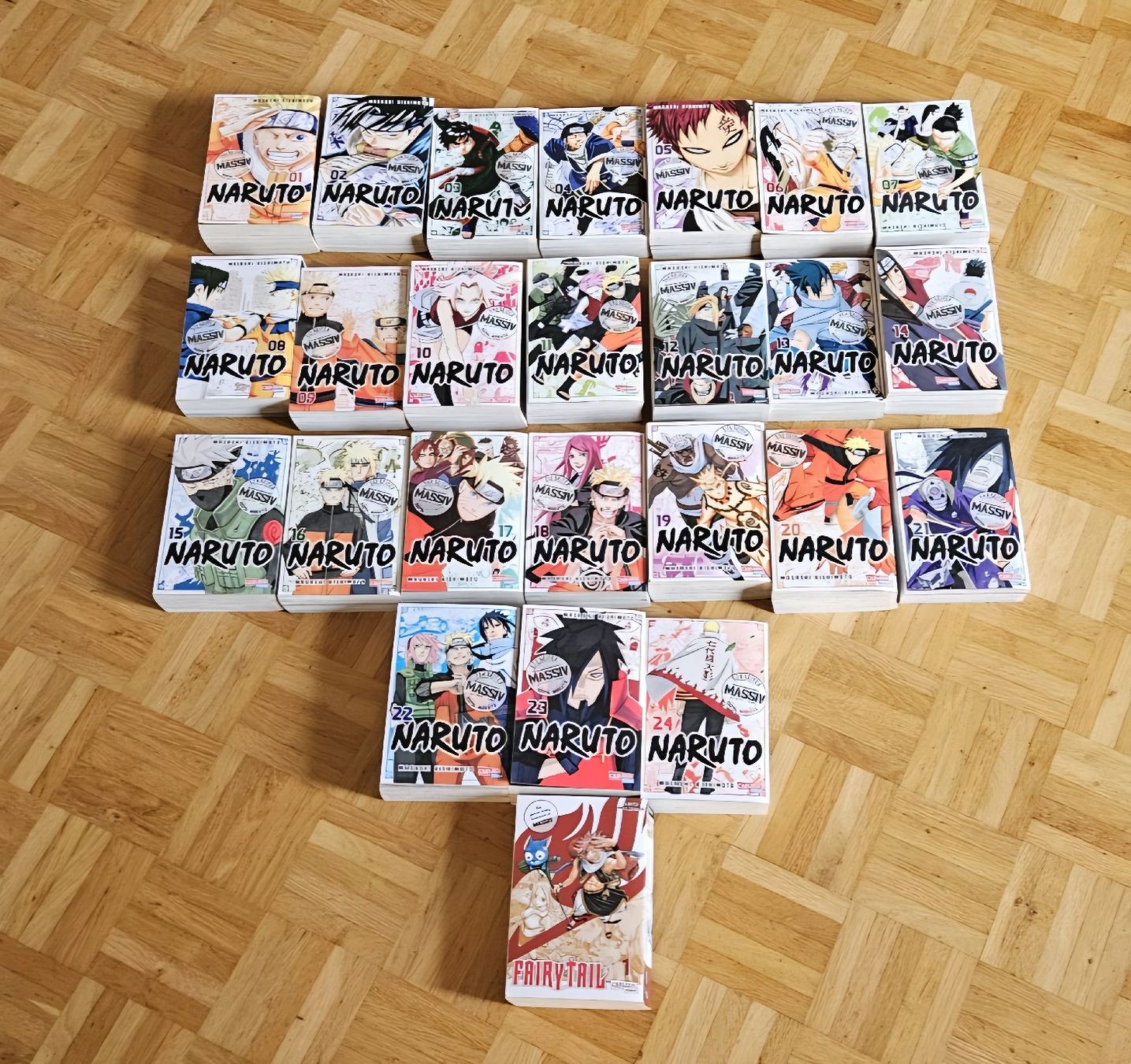 Fumetti: Naruto Massivband 1 - 24 komplett, plus "Fairytail 1" – Usato da Bolligen venduto da HouseofWild