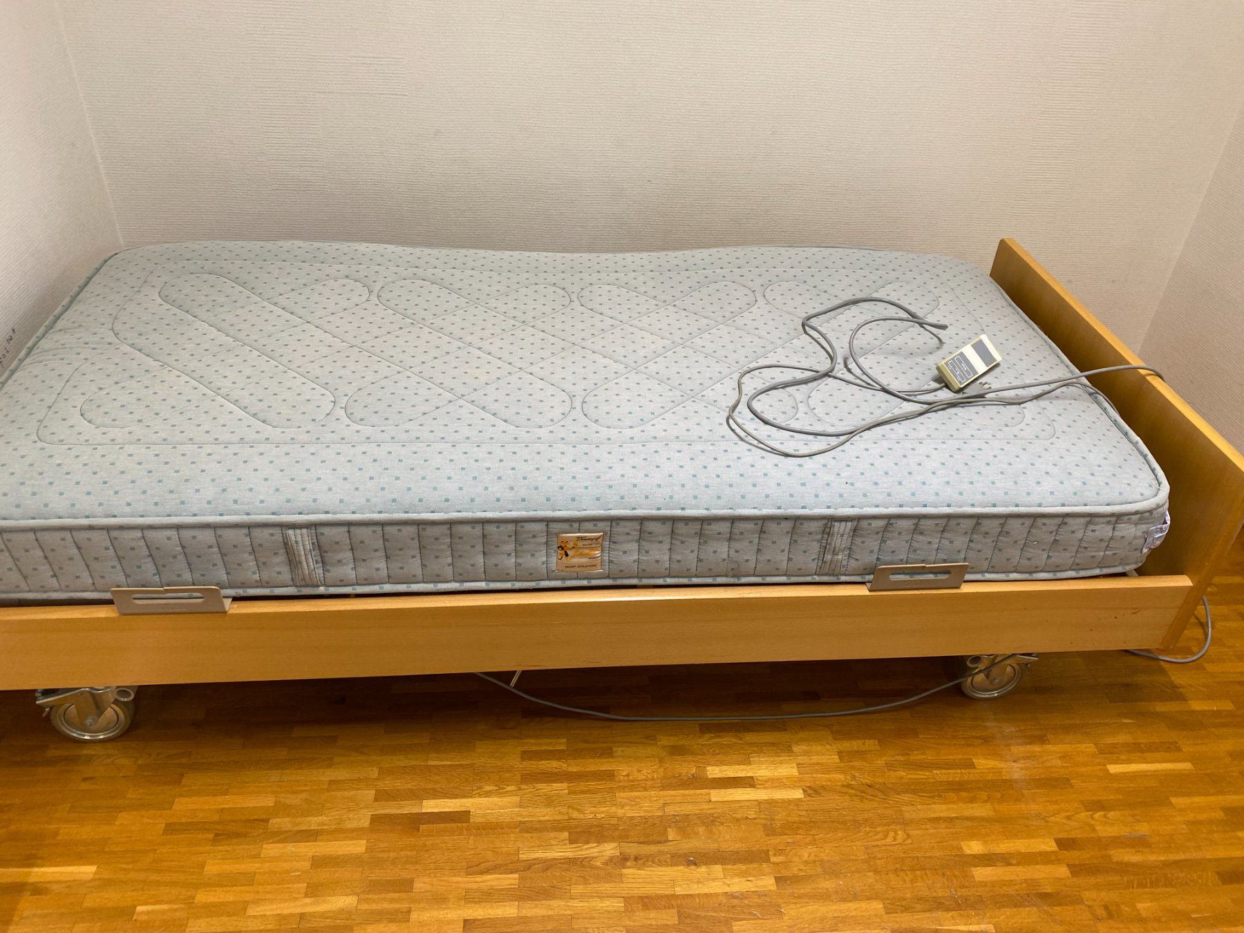 Betten: Pflegebett – Gebraucht aus Egerkingen von papillon006