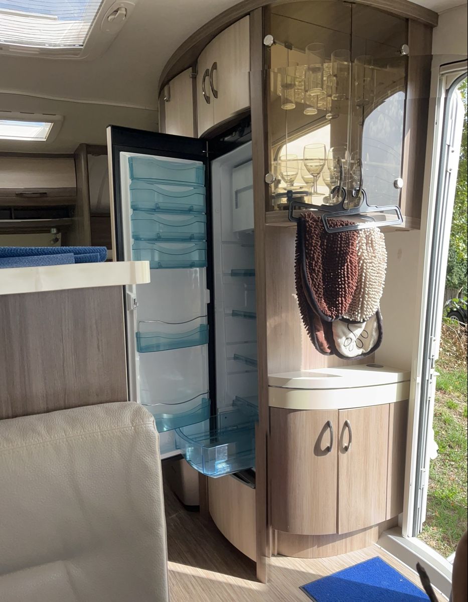 Hobby Camping Fahrzeuge: Wohnwagen Hobby 560 CFe mit Hagelschaden – Gebraucht aus Zezikon von Butterfly99 4
