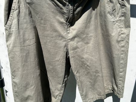 Leichte Sommer-Shorts aus Baumwolle.  , Khaki, Grösse 44