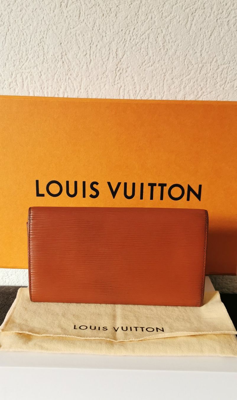 Louis Vuitton Portamonete: LV Epi Sara 2 Cards Wallet – Usato da Morges venduto da B.Nipawan 1