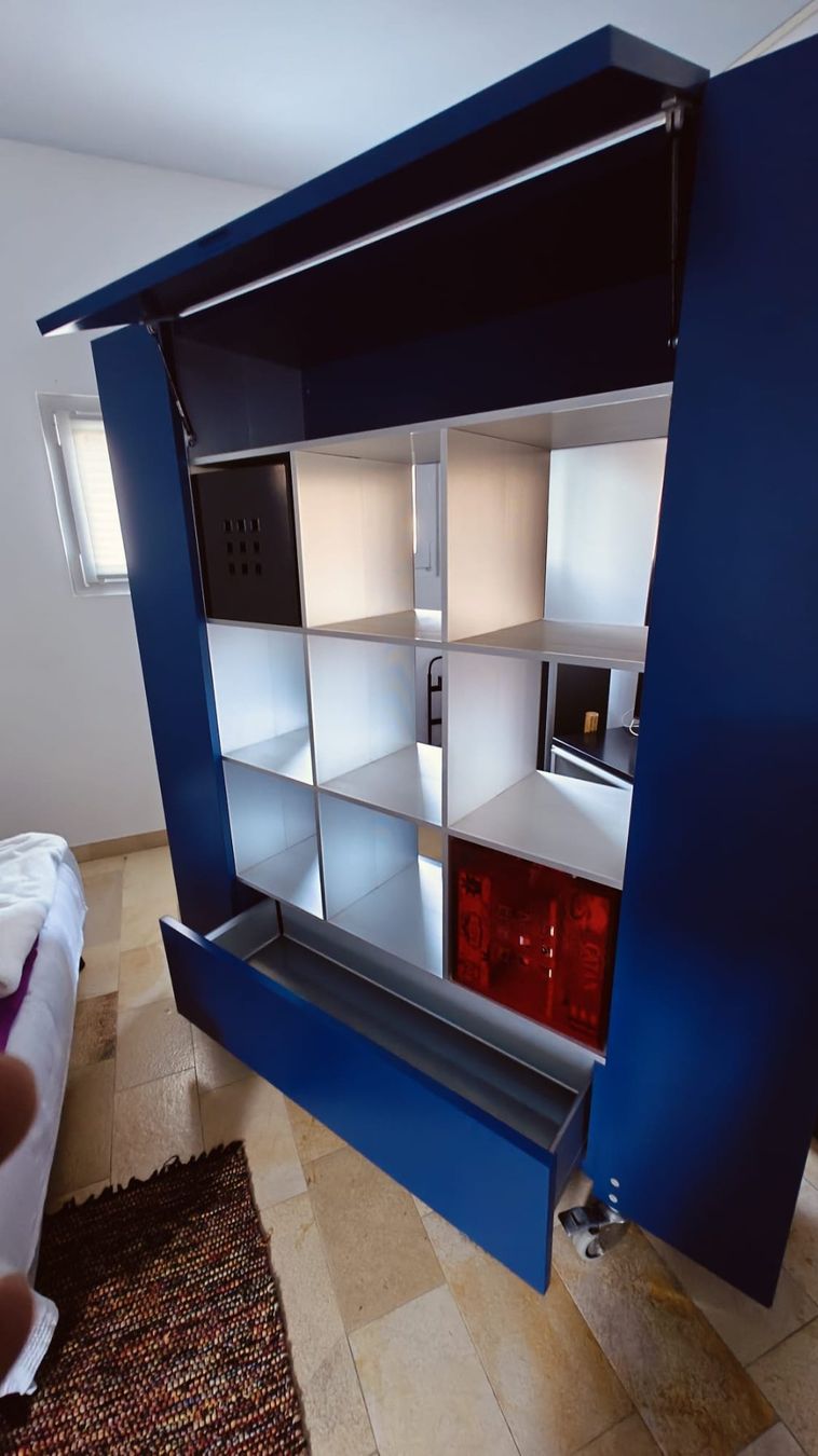 Armoires: Libreria design Ring Color blu ("abitare") – D'occasion à Camorino par xsa_t8ms