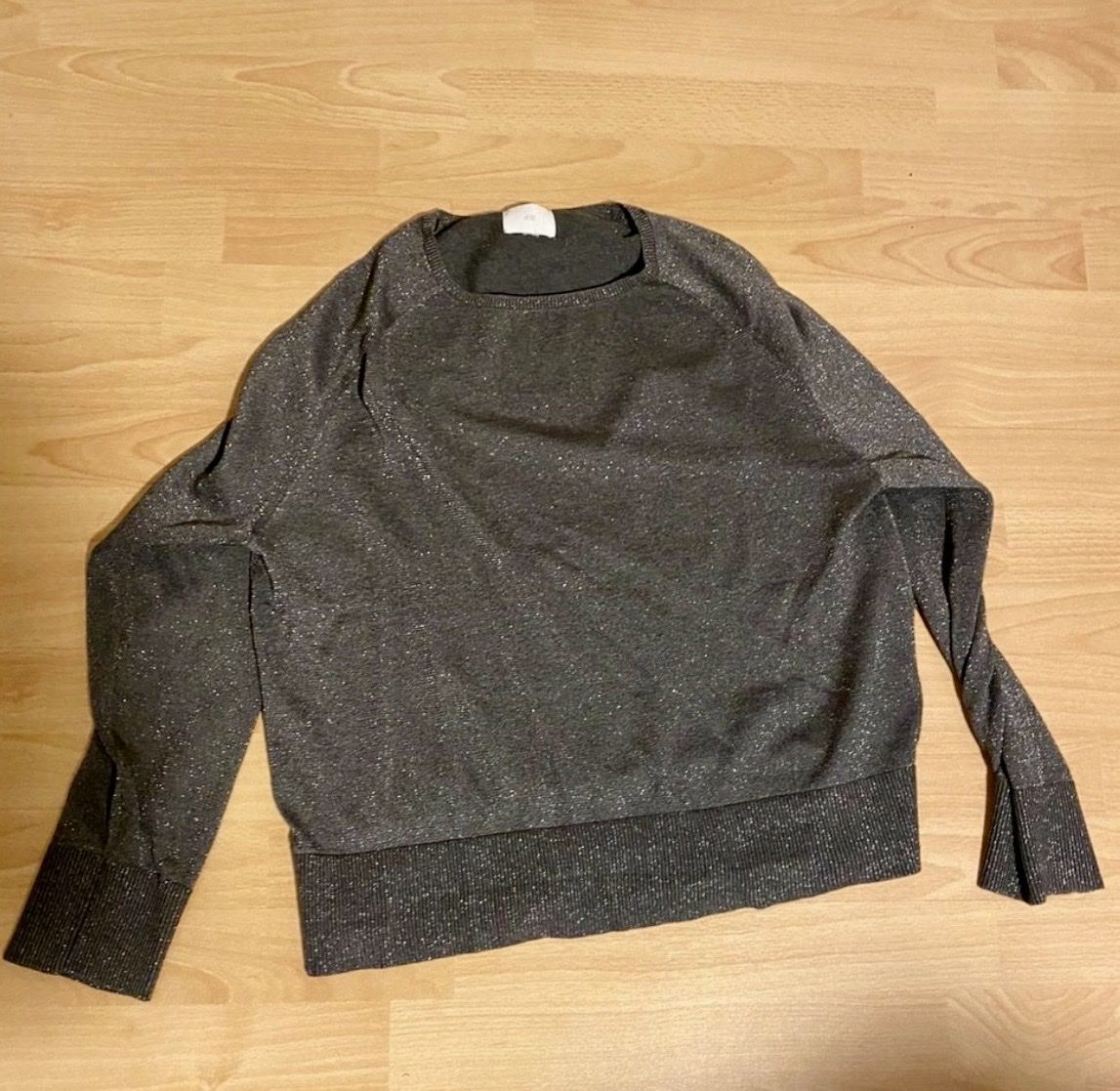 H&M Pulls & Sweat-shirts: H&M Pullover, Grau mit Metallic-Garn – D'occasion à Baden par Tiffany6878 2