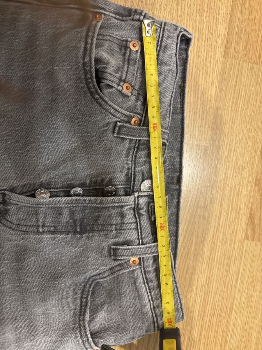 Levi's Jeans: Levi’s graue Hose – Nuovo (secondo la descrizione) da Schlieren venduto da dem_bcs5 3