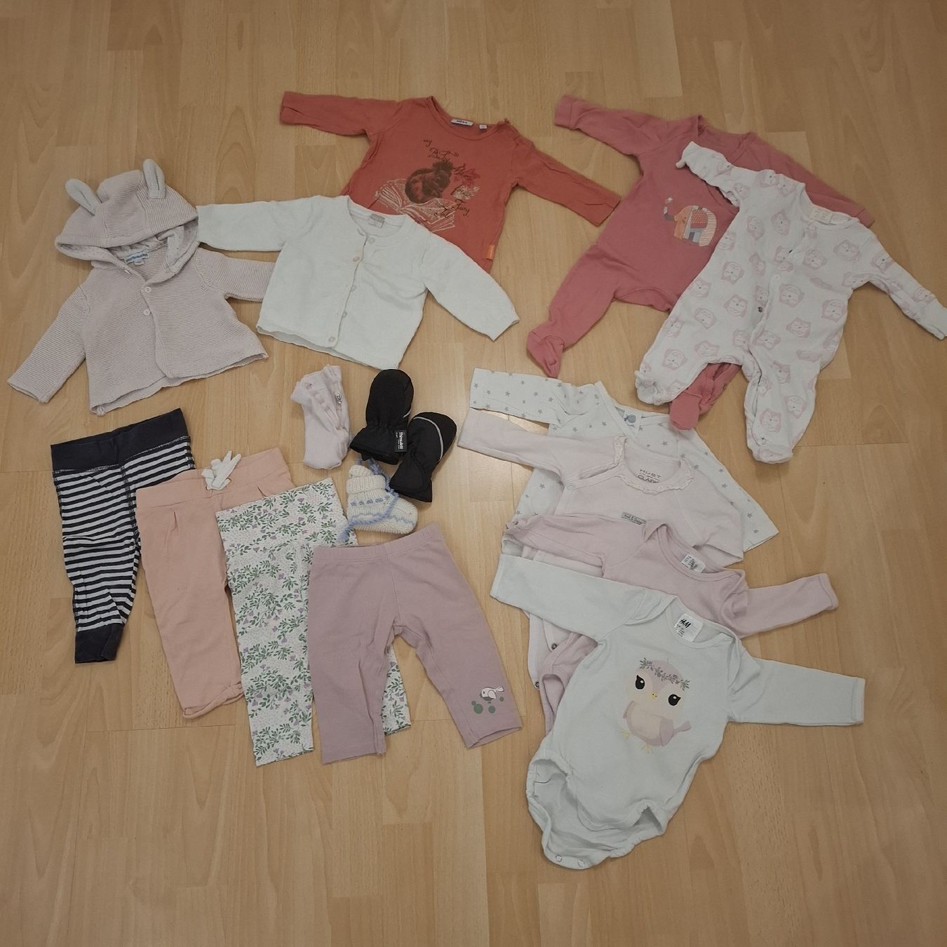 Lotti & Set di vestiti: Baby Kleiderpaket Mädchen Grösse 62 – Usato da Winterthur venduto da fraenzitwo