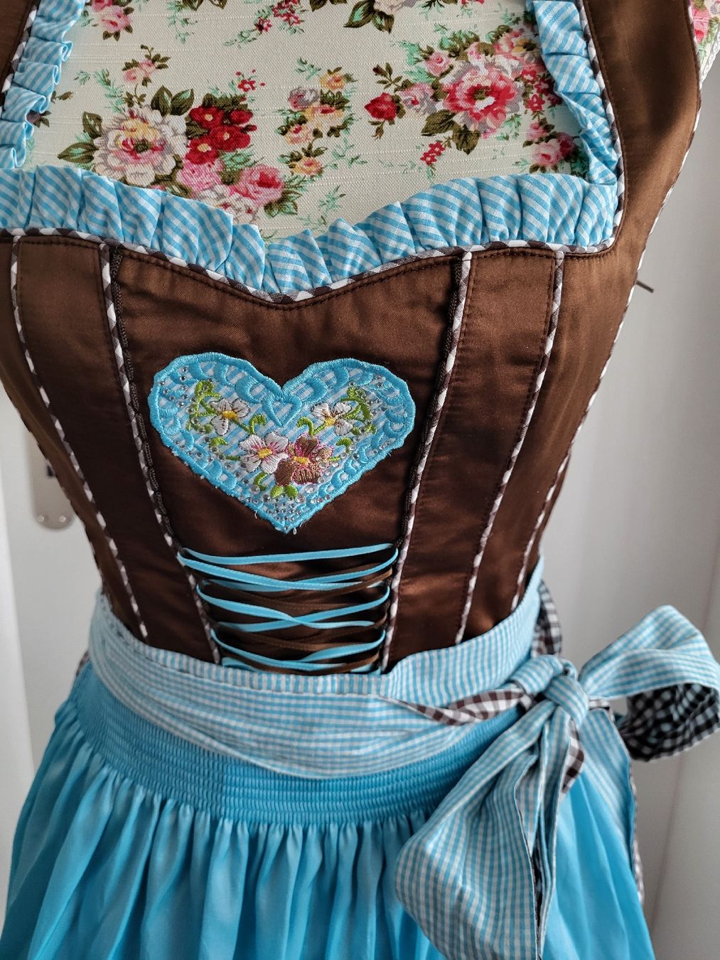 Robes: Country Line Dirndl – D'occasion à Matzendorf par hauli2 3