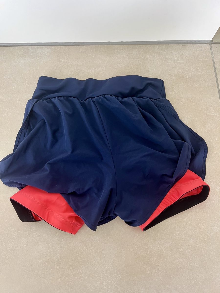 Decathlon Pantaloni: Velo Shorts Damen Grösse M – Usato da Zürich venduto da peachjess 1