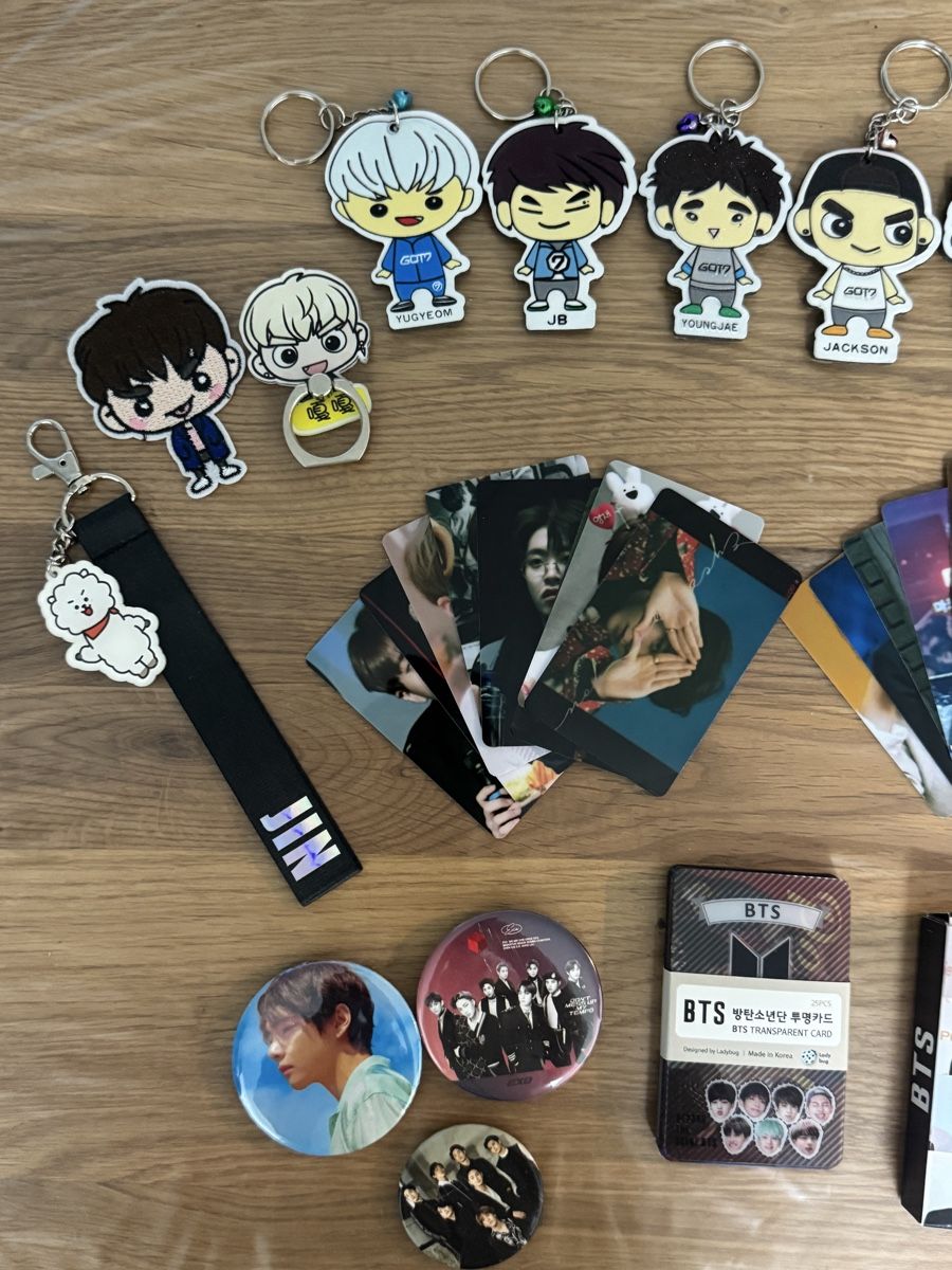 Sammelbilder & Trading cards: K-Pop Merch Bundle GOT7 & BTS  – Gebraucht aus Rümlang von nay_4 1