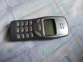 NOKIA 3210-ANTIK HANDY-OHNE BATTRY-NICHT TESTED.OHNE CHARGER