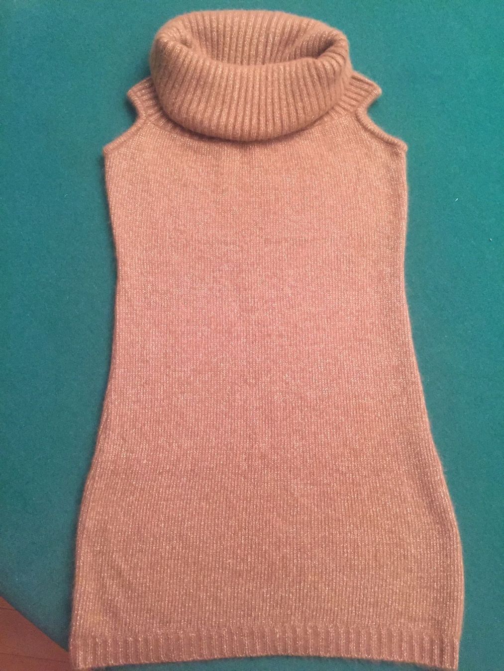 Vestiti: Mini robe 100% cashemire – Usato da Küssnacht am Rigi venduto da CALIFRASQUI