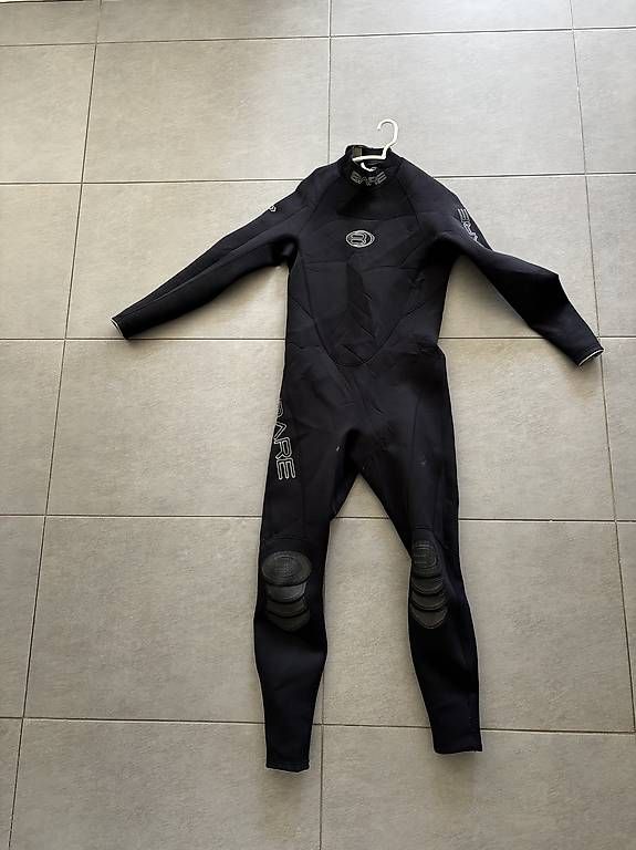 Mute per immersioni: Combinaison de plongée Bare 3/2mm pour homme – Usato da Yvonand venduto da MartinL01 1
