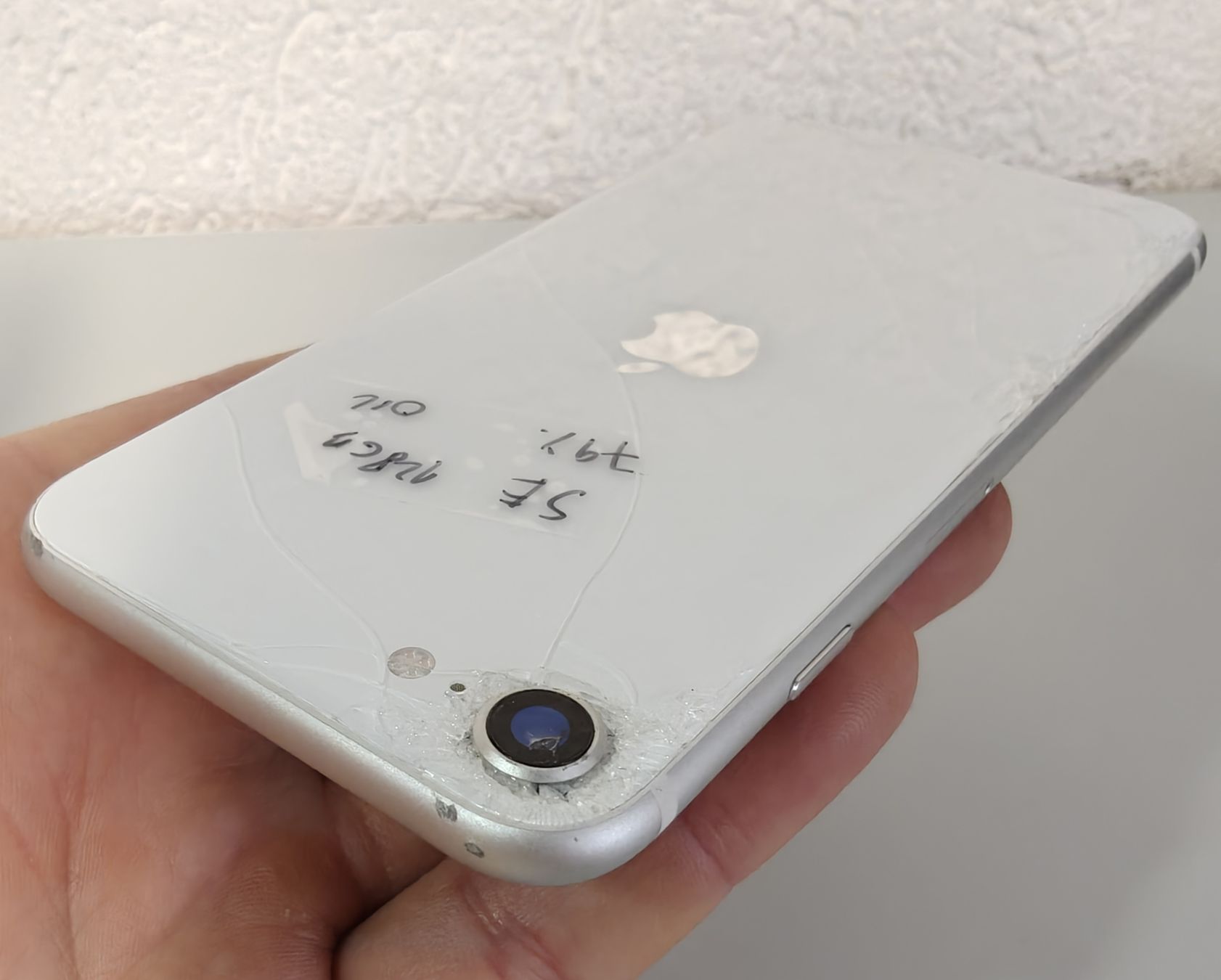 Apple Telefoni cellulari / Smartphones: iPhone SE 2020 Weiss – Difettoso da Ehrendingen venduto da Rocky985 4