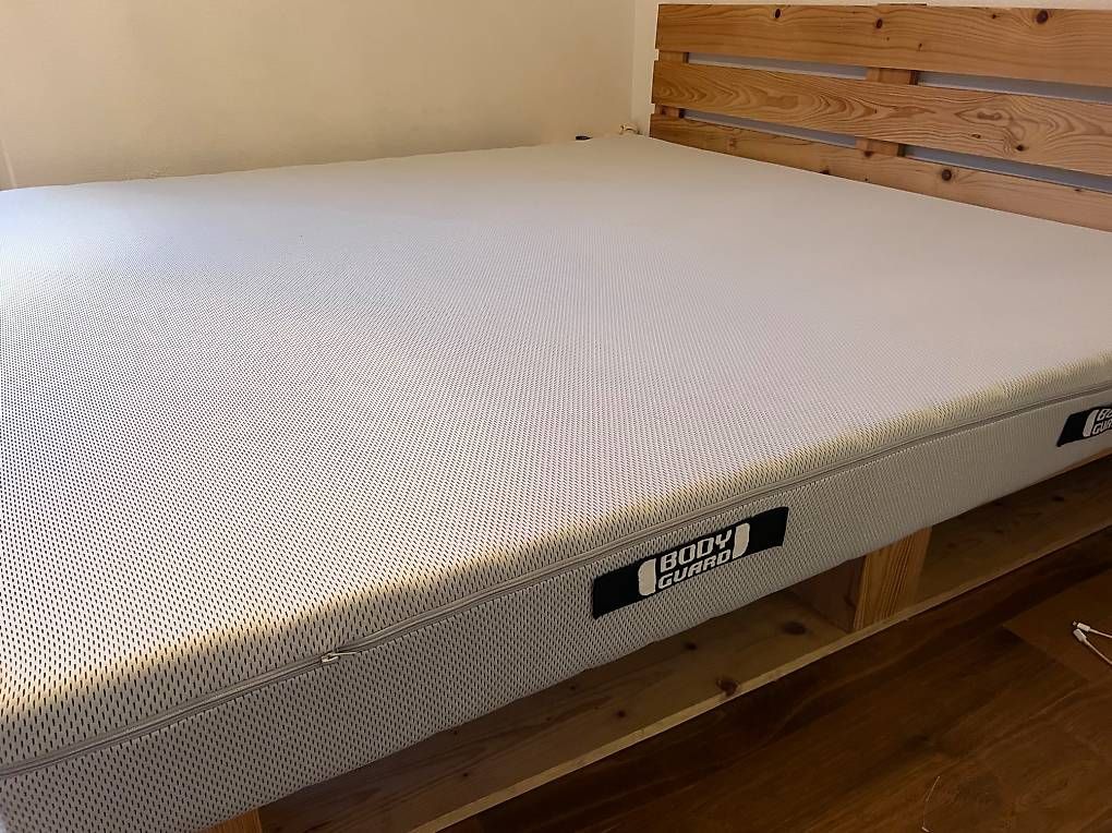 Matelas: Bett1 Bodyguard Matratze, 200x200 – D'occasion à Mollis par francis-francis 2