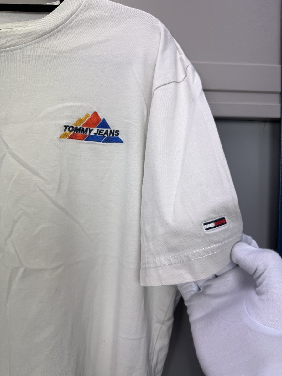 Tommy Hilfiger T-shirt: Tommy Hilfiger jeans tee – Usato da Lausanne venduto da Unehistoiredesapes 1