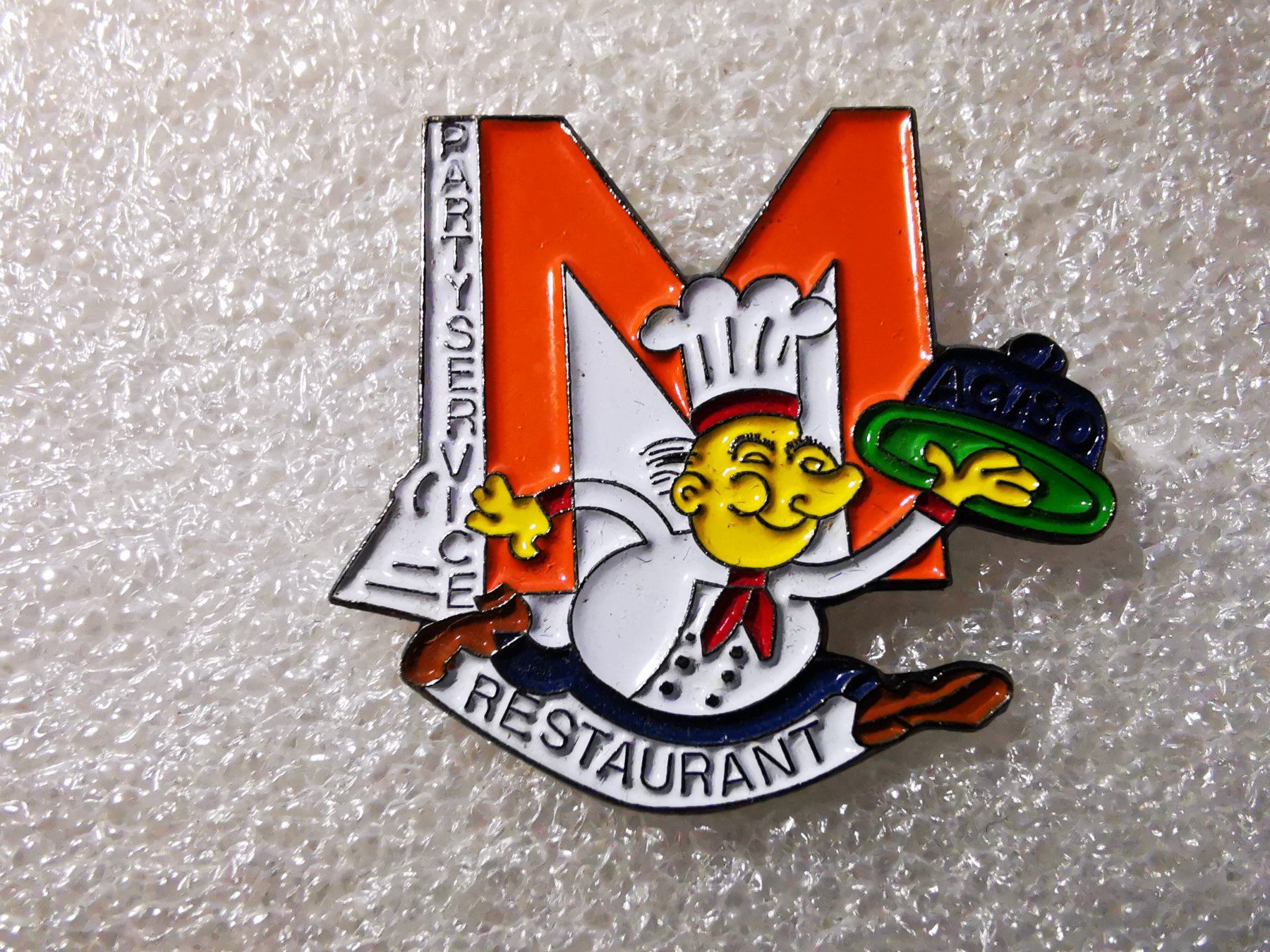Placchette & Badge: Ansteckpin 4: Migros Restaurant – Usato da Oppligen venduto da Pin-Fall-Shop