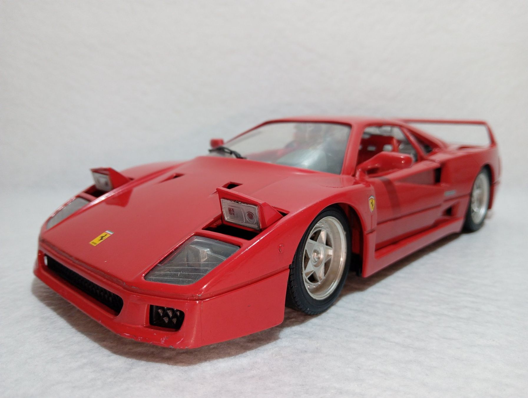 Modellautos: Ferrari F40 – Gebraucht aus Huttwil von Secondtrain