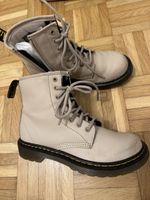 Dr Martens 32
