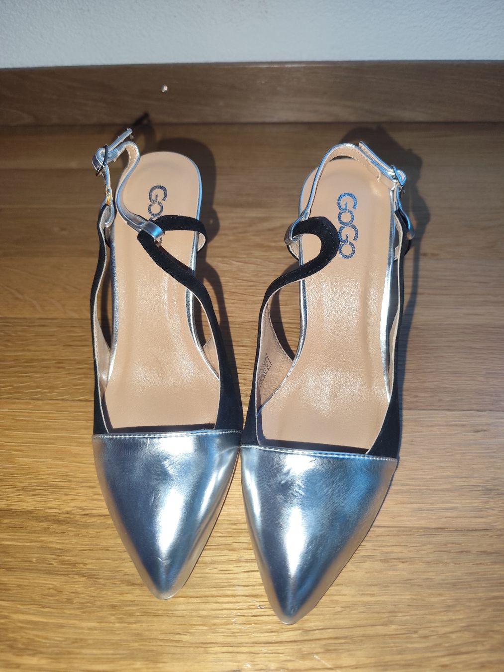 Scarpe da donna: Silbrige High Heels Gr. 38 neu – Nuovo (secondo la descrizione) da Visp venduto da kat_72br 1