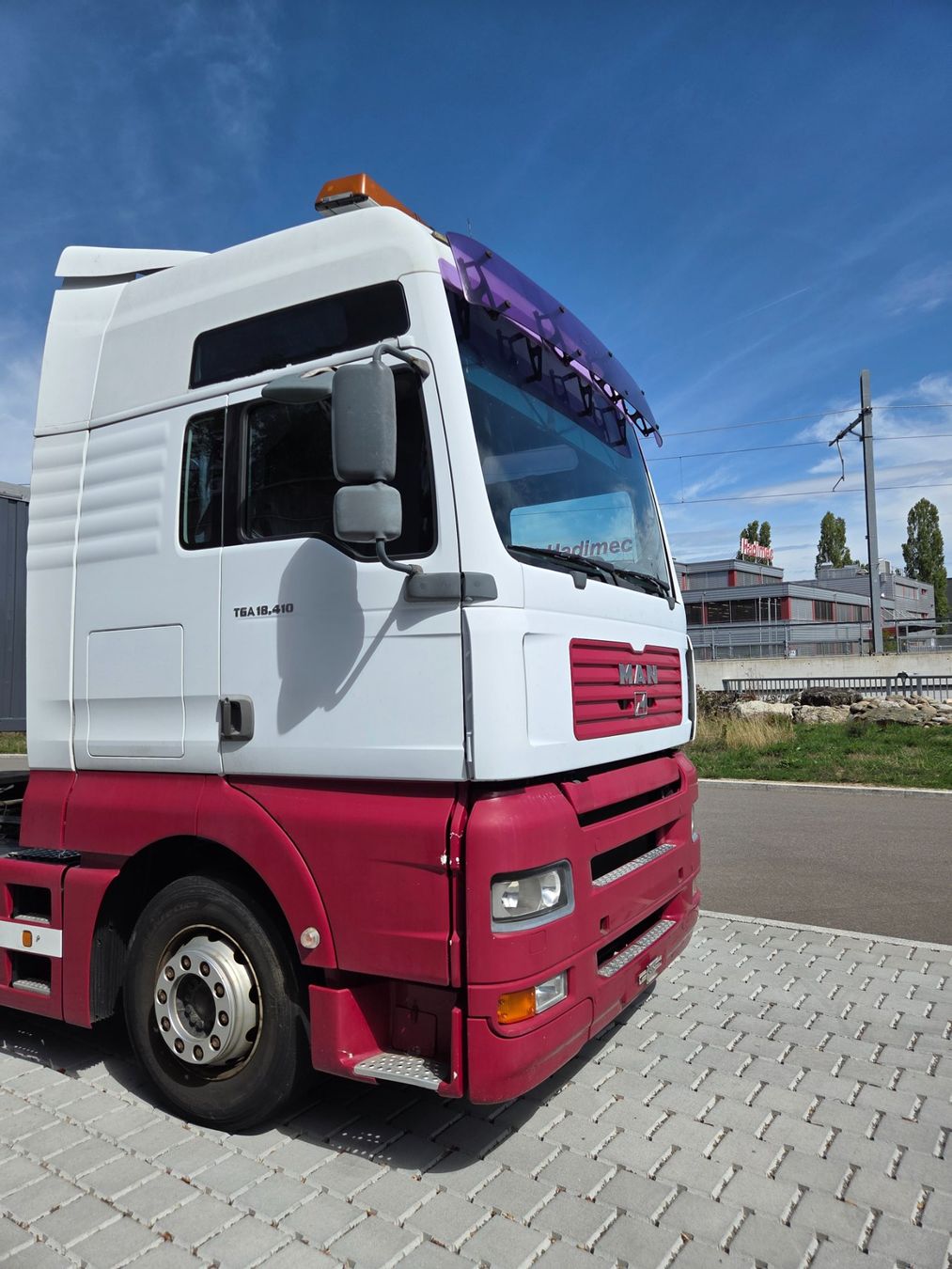 Man Autocarri: Sattelschlepper MAN – Usato da Mägenwil venduto da gemini78
