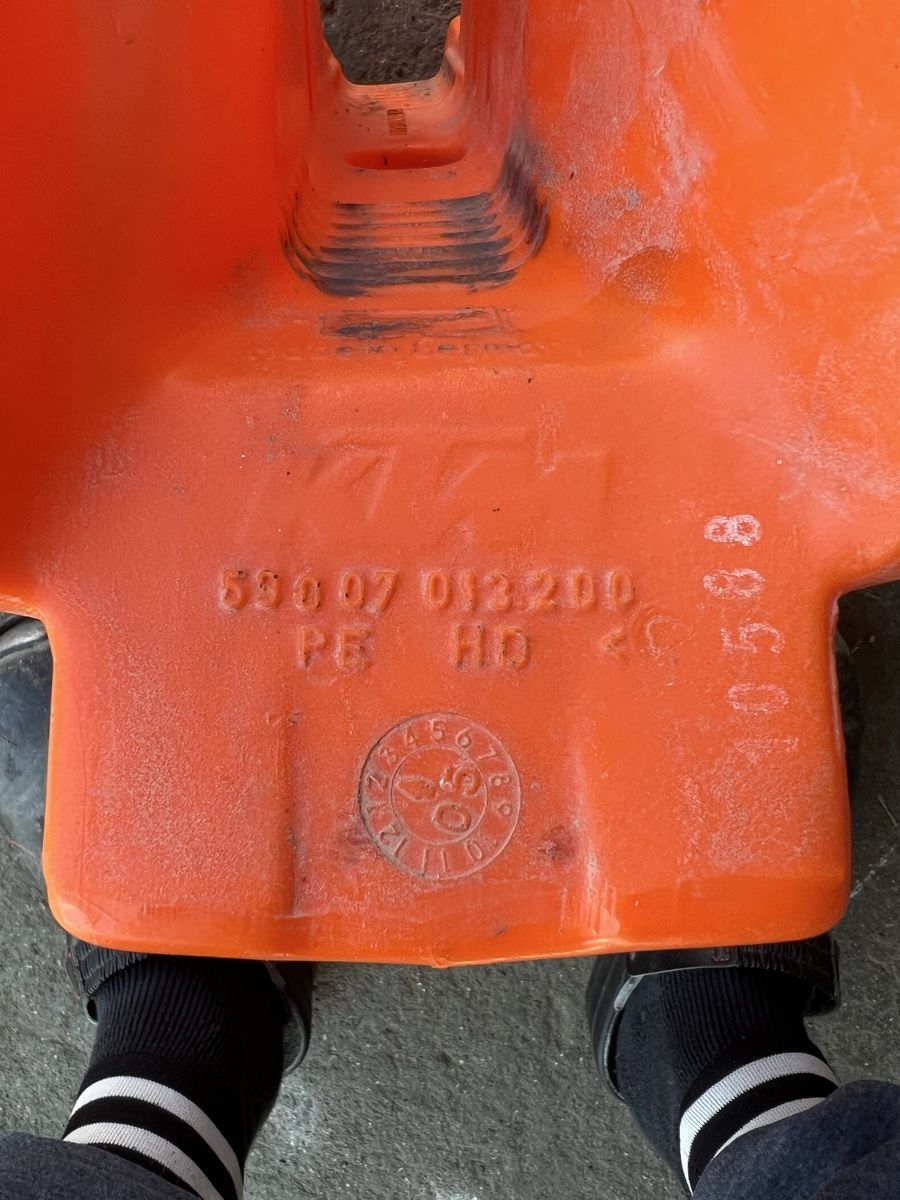 KTM Alle Motorradersatzteile: Motorrad Tank KTM – Gebraucht aus Seon von Tuoareg29193 3