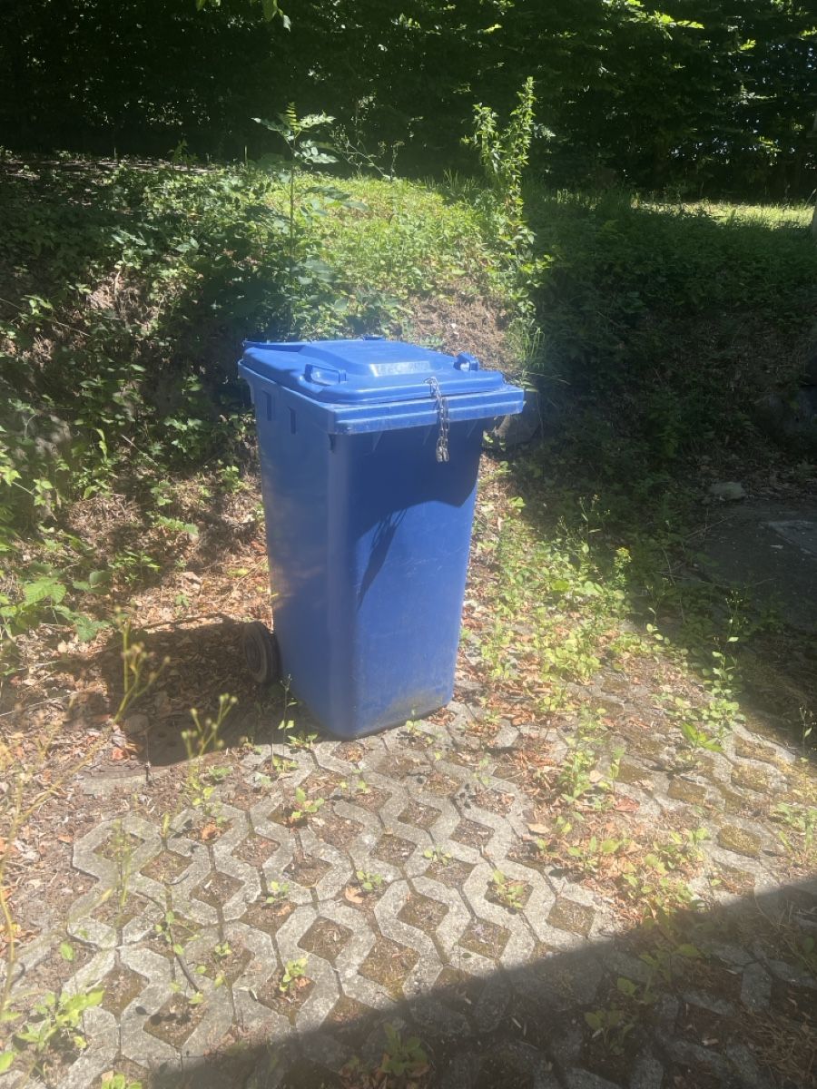 Sonstiges für Büro & Gewerbe: Abfallcontainer Glasbehälter blau gebraucht – Gebraucht aus Gunzwil von vintage-bazaar 2