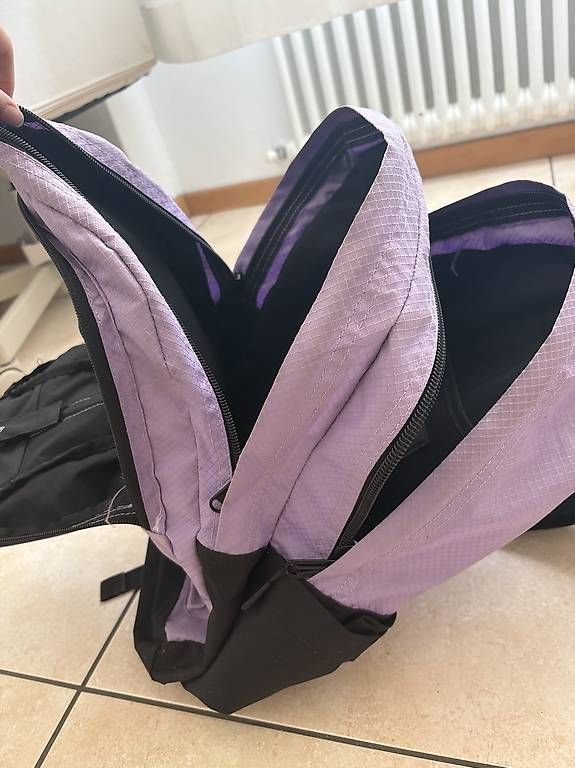 Zaini: Zaino Invicta con LED – Usato da Rancate venduto da mel_r7cj 1