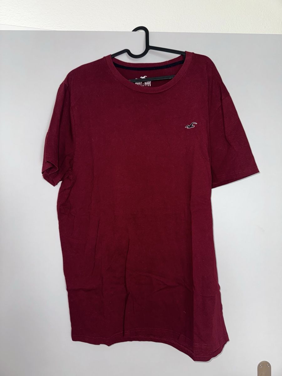 Hollister T-shirt: Hollister T-Shirt dunkelrot – Usato da Ebikon venduto da jov_w5ww