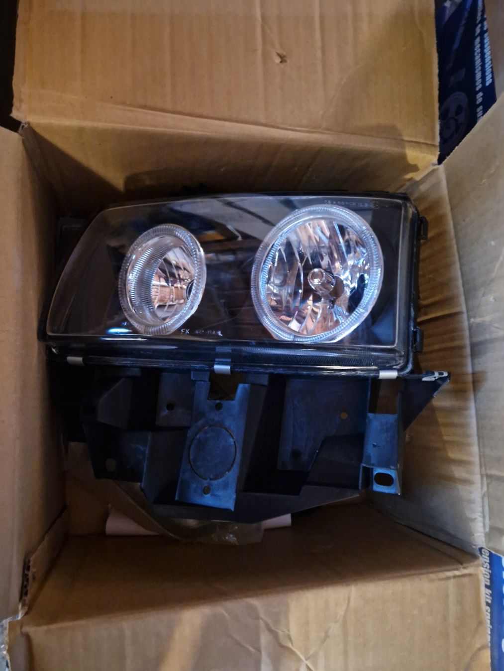 VW Fari: Scheinwerfer VW T4 schwarz !! – Nuovo e nell'imballaggio originale da Dintikon venduto da seimen08 1