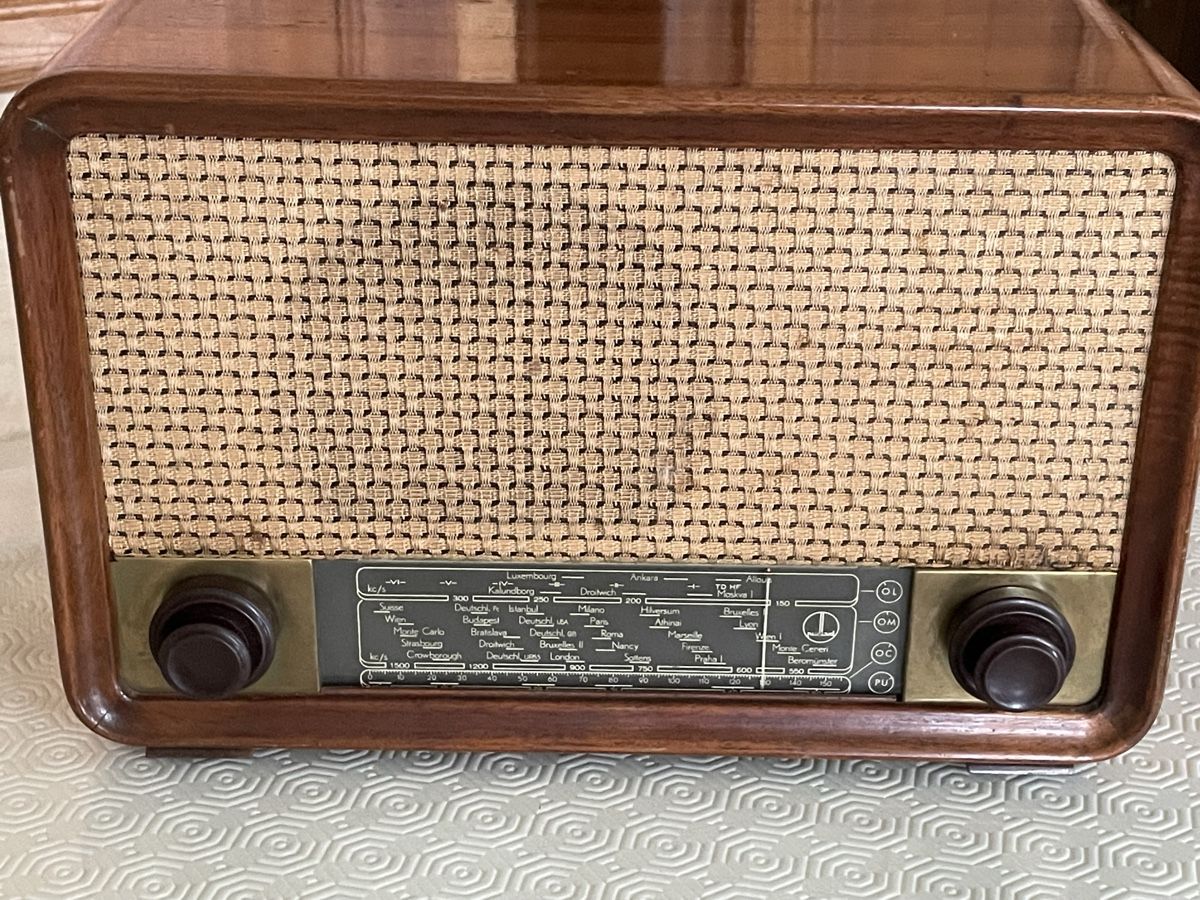 Paillard Radios: Schweiz kleinradio Paillard – Défectueux à Oftringen par Jradioman 1
