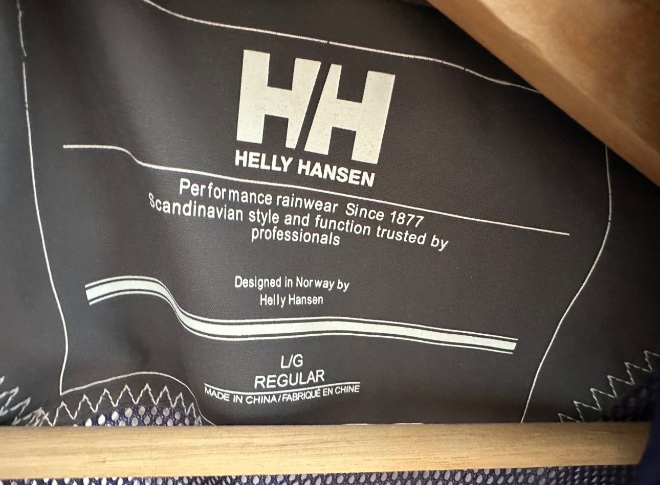 Helly Hansen Giacche: Helly Hansen Regenjacke – Usato da Allschwil venduto da Blumergg 1