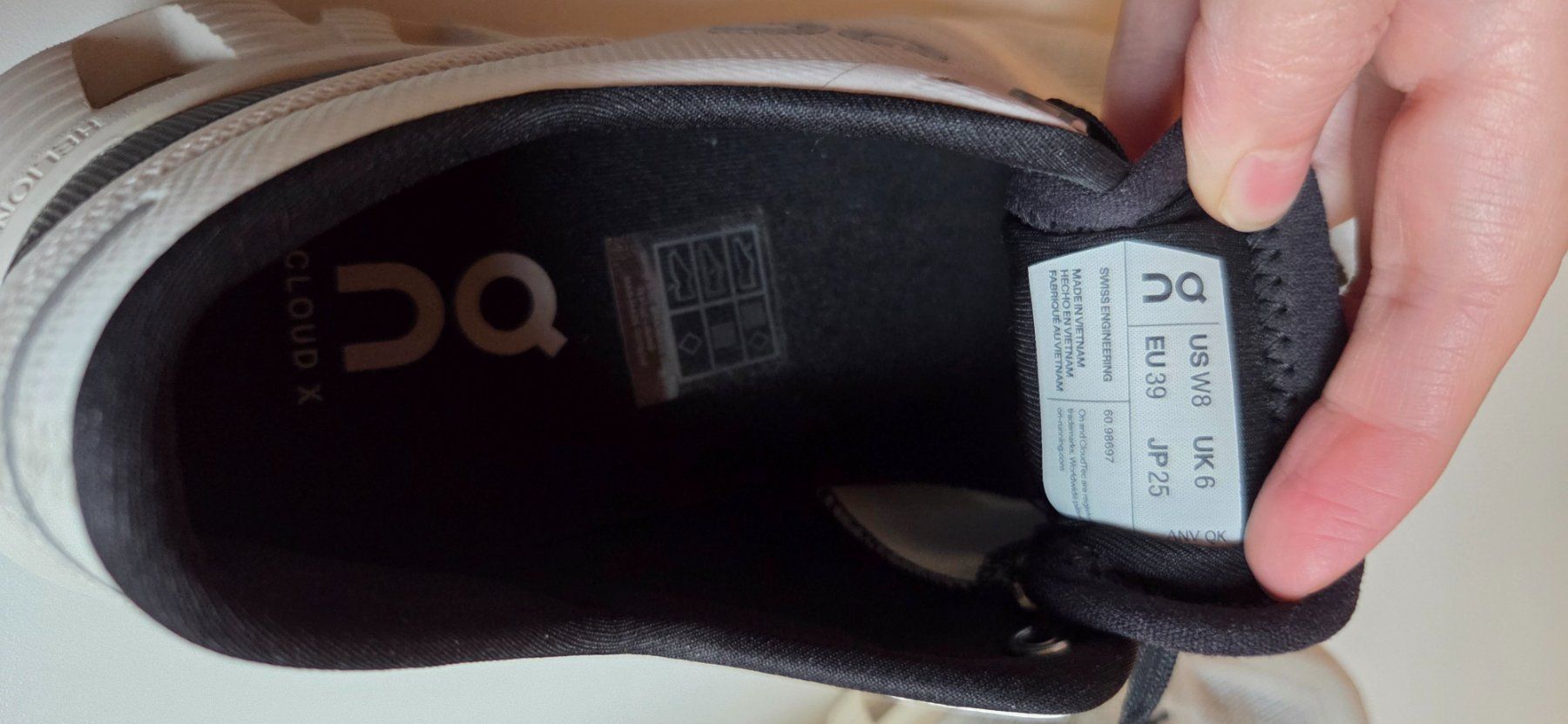 On Scarpe da donna: On Cloud X 39 weiss – Nuovo (secondo la descrizione) da Escholzmatt venduto da taste86 3